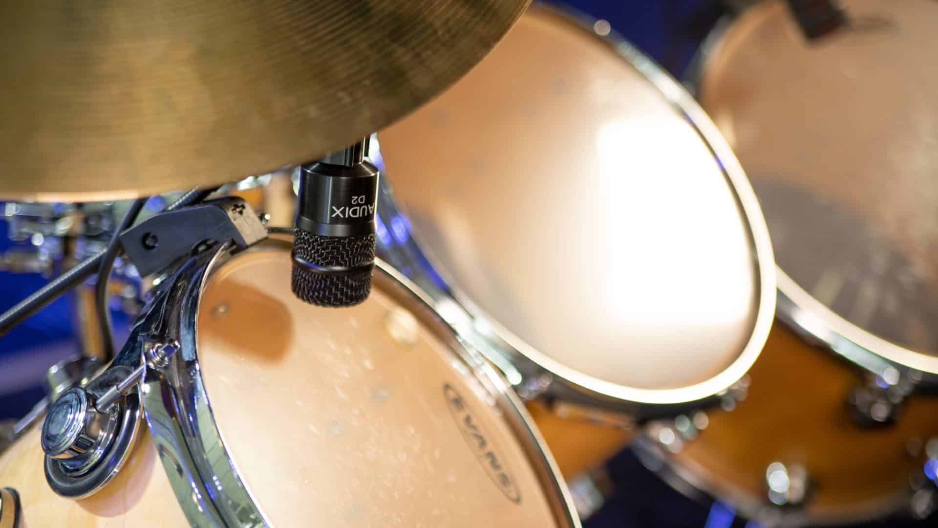 Audix DP7 1 x D6 Kick Drum Microphone 1 x i5 Snare Drum Microphone 2 x D2 Rack Tom Microphones 1 x D4 Kick/Floor Tom Microphone 2 x ADX51 Overhead Microphones 4 x DVICE (gooseneck clips) 3 x DCLIP Microphone Clips 1 x MC1 Microphone Clip 2 x WS81C Windscreens" 9 Audix DP7 1 x D6 Kick Drum Microphone 1 x i5 Snare Drum Microphone 2 x D2 Rack Tom Microphones 1 x D4 Kick/Floor Tom Microphone 2 x ADX51 Overhead Microphones 4 x DVICE (gooseneck clips) 3 x DCLIP Microphone Clips 1 x MC1 Microphone Clip 2 x WS81C Windscreens" - Billede 9